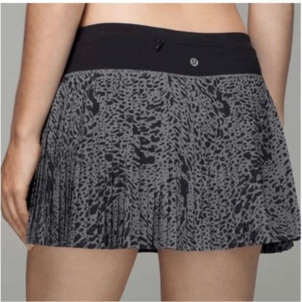 NEW w tags Lululemon Pleat To Street Skirt II Watermark Slate Black Sz 10